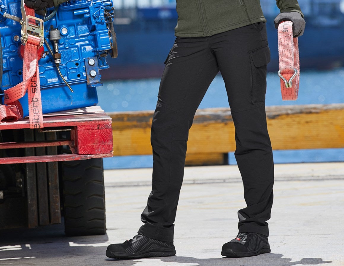 Main action image Funct. cargo trousers e.s.dynashield solid, ladies black