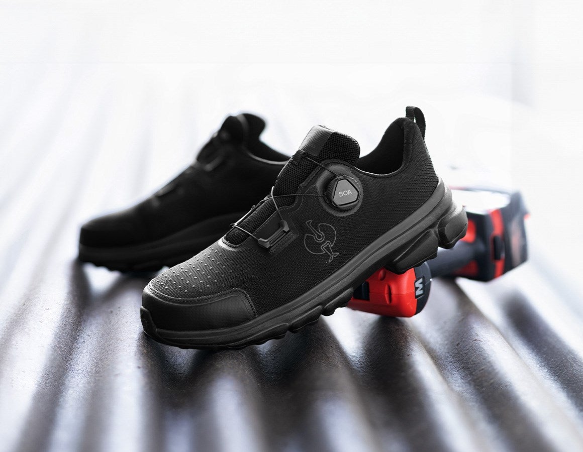Main action image S1 Safety shoes e.s. Triest low black